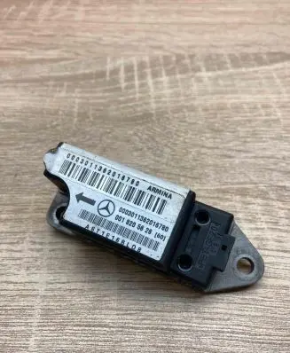Mercedes-Benz E W210 Airbag deployment crash/impact sensor 0018205626