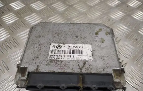 Volkswagen Golf IV Engine control unit/module 06A906019 5WP419003