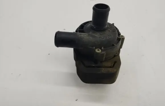 Mercedes-Benz CLS C219 Electric auxiliary coolant/water pump 02775812