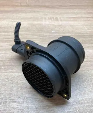 Volkswagen Golf IV Mass air flow meter 0280216002