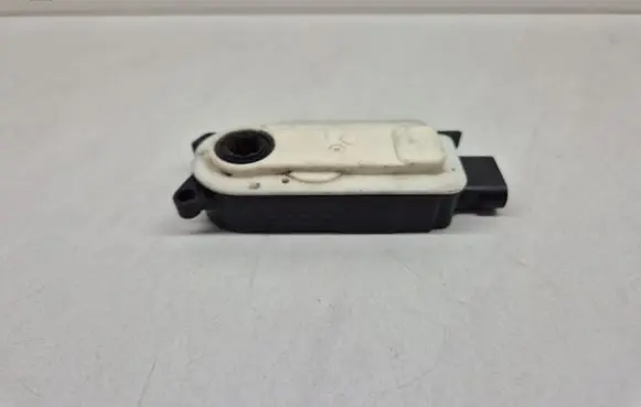 Land Rover Range Rover L460 Type LK Radiator active air flap actuator 5877R1007A