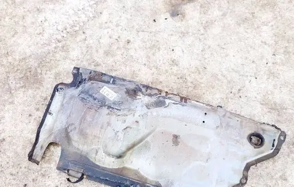 Volvo XC70 Engine splash shield/under tray 31201052 6g9n-10b738-ag