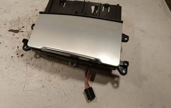Audi SQ7 Ashtray (front) 4M1863273A 1325177