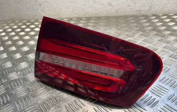 Tailgate rear/tail lights