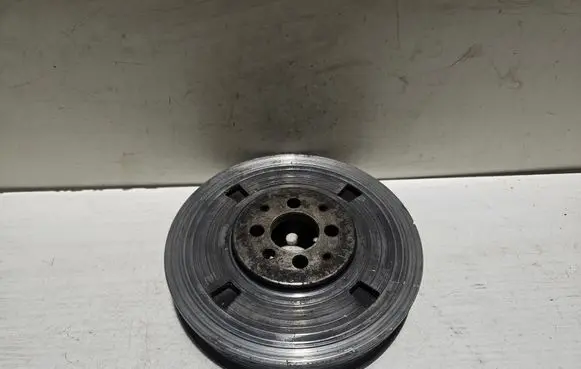 Volkswagen Golf III Crankshaft pulley