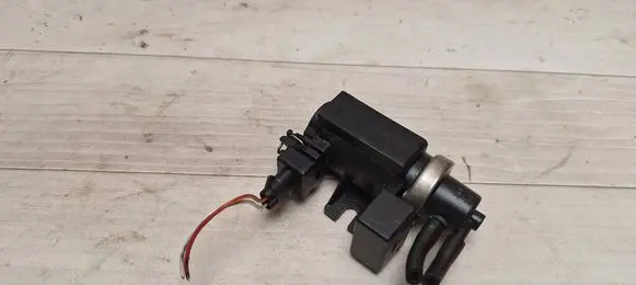 BMW 5 E60 E61 Turbo solenoid valve 72279600 00T097 2247906