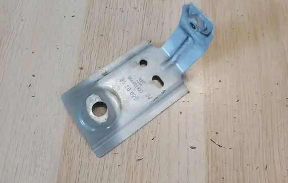 Seat Leon IV Fender mounting bracket 5FA821327