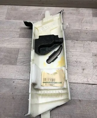 Mercedes-Benz R W251 (C) pillar trim A2516906625 T2120060609T375 1033850