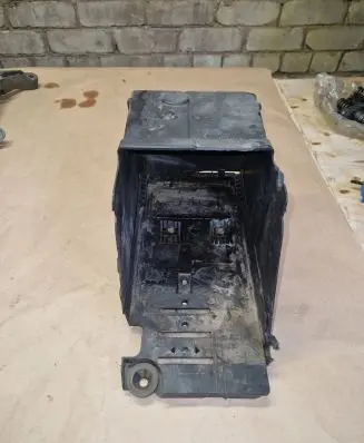 Ford Mondeo MK IV Battery box tray 6G9110723A D2L4A