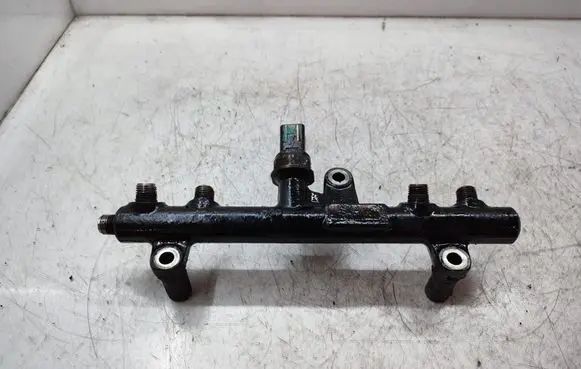 Peugeot 5008 Fuel main line pipe