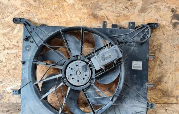 Volvo S60 Electric radiator cooling fan 30680512 30680513 0130303947