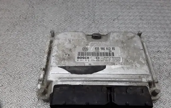 Seat Leon (1M) Engine control unit/module 038906012BS 0281010228