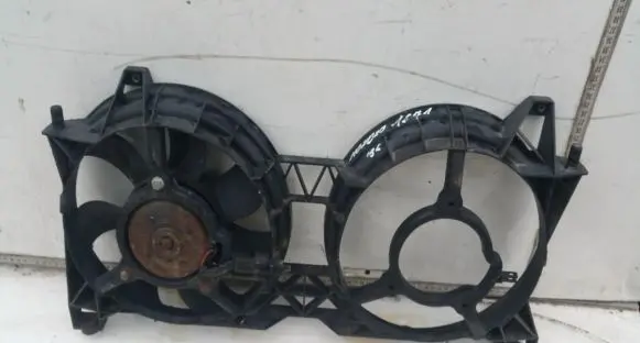 Ford Mondeo MK II Radiator cooling fan shroud