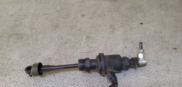 Renault Laguna III Clutch master cylinder 306100010R