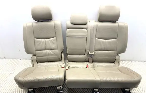Toyota Land Cruiser (FJ75) Second row seats 