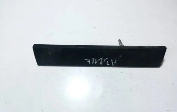 Mazda 5 Front door glass trim molding c235509h1