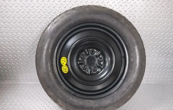 Toyota RAV 4 (XA40) R17 spare wheel 