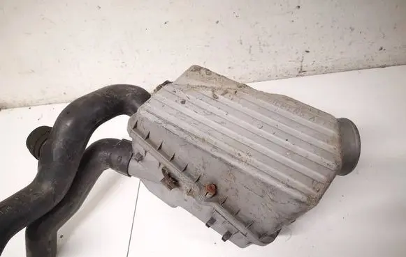 Rover 620 Air filter box at315529