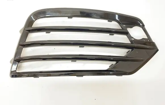 Audi Q3 8U Front bumper lower grill 8U0807682K