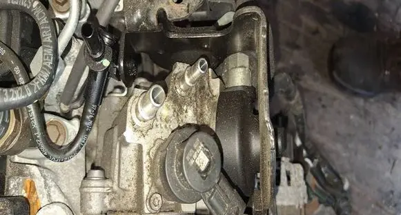 Dacia Sandero Fuel injection high pressure pump 0928400788 617952538