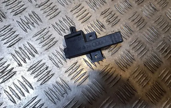 Audi A5 8T 8F Keyless (KESSY) go control unit/module 8K0907247
