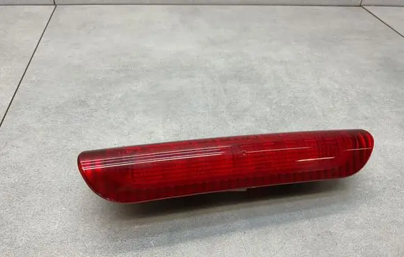 Nissan Juke I F15 Third/center stoplight