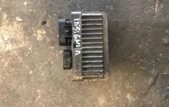 Opel Insignia A Glow plug pre-heat relay 55574293