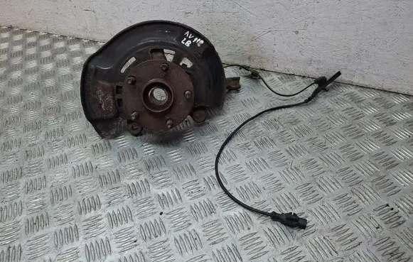 Toyota Avensis T270 Front wheel hub 4355002020 4778102150 4321105090