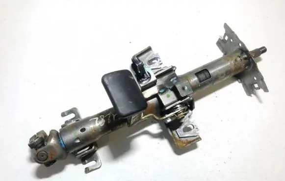 Suzuki Swift I Steering wheel axle 26109682 48200-62j10