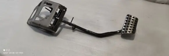 Dodge Challenger Brake pedal 04779688