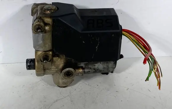 Mercedes-Benz E W124 ABS Pump 
