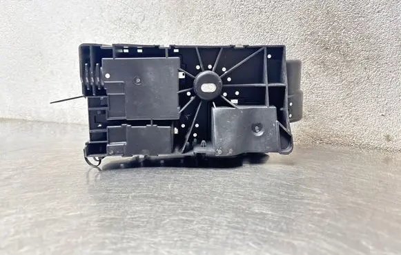 Opel Insignia A Fuse box cover 13253551