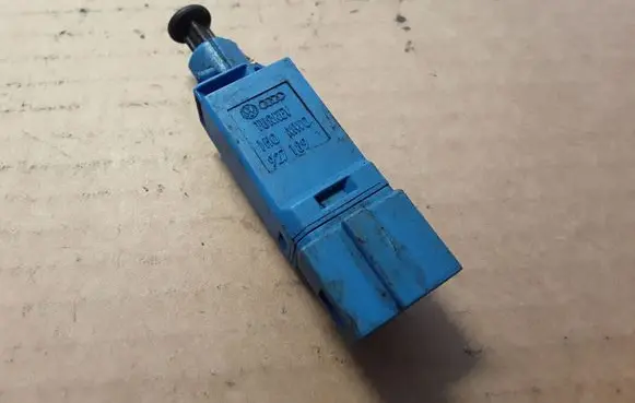 Clutch pedal sensor