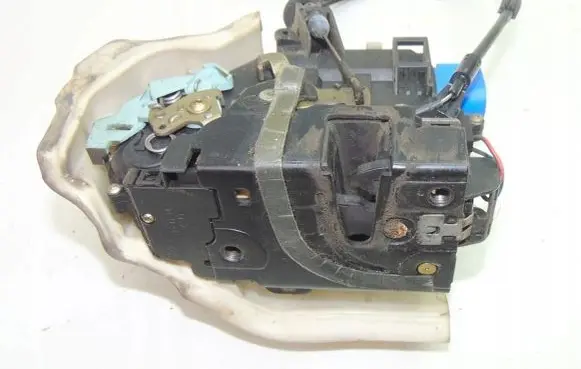 Volkswagen Phaeton Front door lock