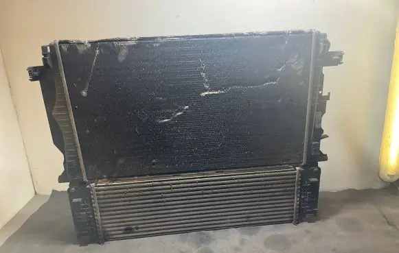 Mercedes-Benz Sprinter W906 Radiator set A9065000002