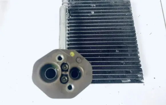 A/C cooling radiator (condenser)
