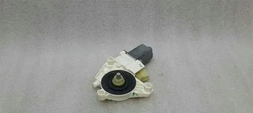 Mercedes-Benz ML W164 Front door window regulator motor A2518200742