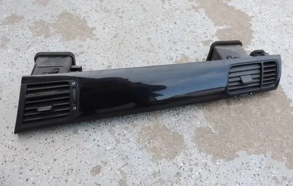 Honda FR-V Dashboard side air vent grill/cover trim 77630