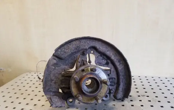 Land Rover Freelander 2 - LR2 Front wheel hub spindle knuckle
