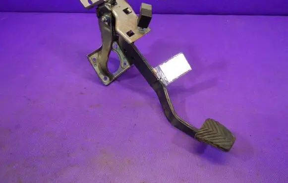 KIA Venga Brake pedal