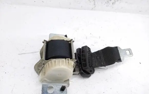 Chrysler Town u0026 Country V Middle seatbelt (rear) P0ZV84DX9AB