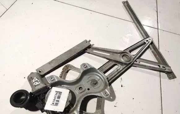 Toyota Yaris Sliding door window regulator with motor 