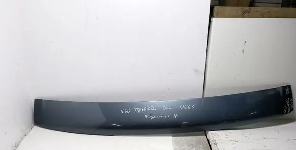 Volkswagen Touareg I Rear window tailgate spoiler 7L6827933C
