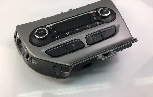 Ford Focus Climate control unit BM5T18C612CH