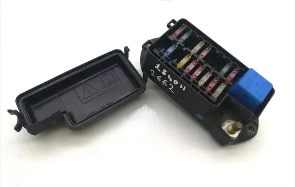 Jaguar XJ X300 Fuse module LNA2800DE 518590021