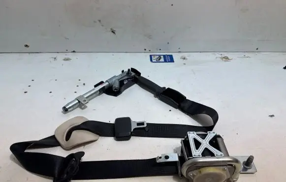 Tesla Model S Front seatbelt 101878700A 3140000056 S209302