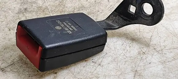 Volkswagen Eos Rear seatbelt buckle 1Q0857740 33053864