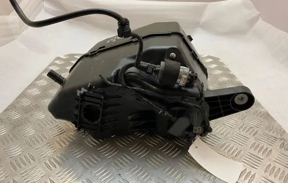 BMW X4 G02 AdBlue liquid reservoir 7377944 7354384