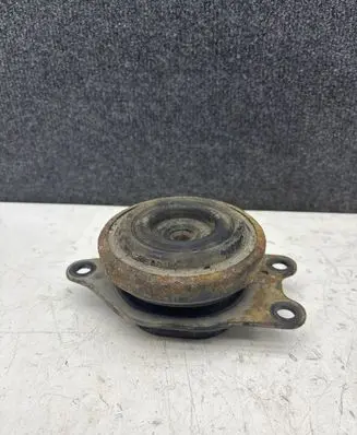 Nissan Murano Z51 Engine mount bracket