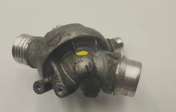 Thermostat/thermostat housing